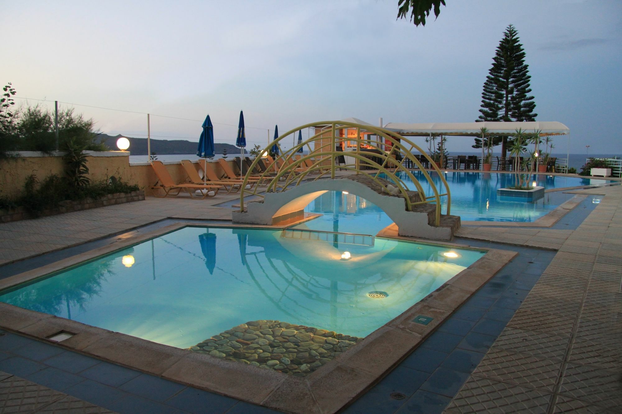 Hermes Sea View Stalos Exterior photo